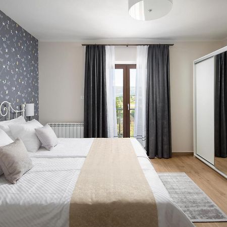 Villa Vesna With Sauna, Hot Tub Potpićan Kültér fotó