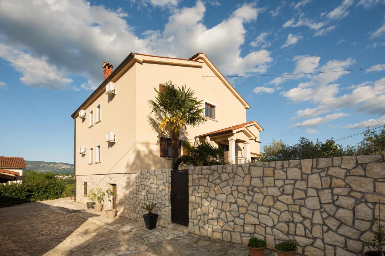 Villa Vesna With Sauna, Hot Tub Potpićan Kültér fotó