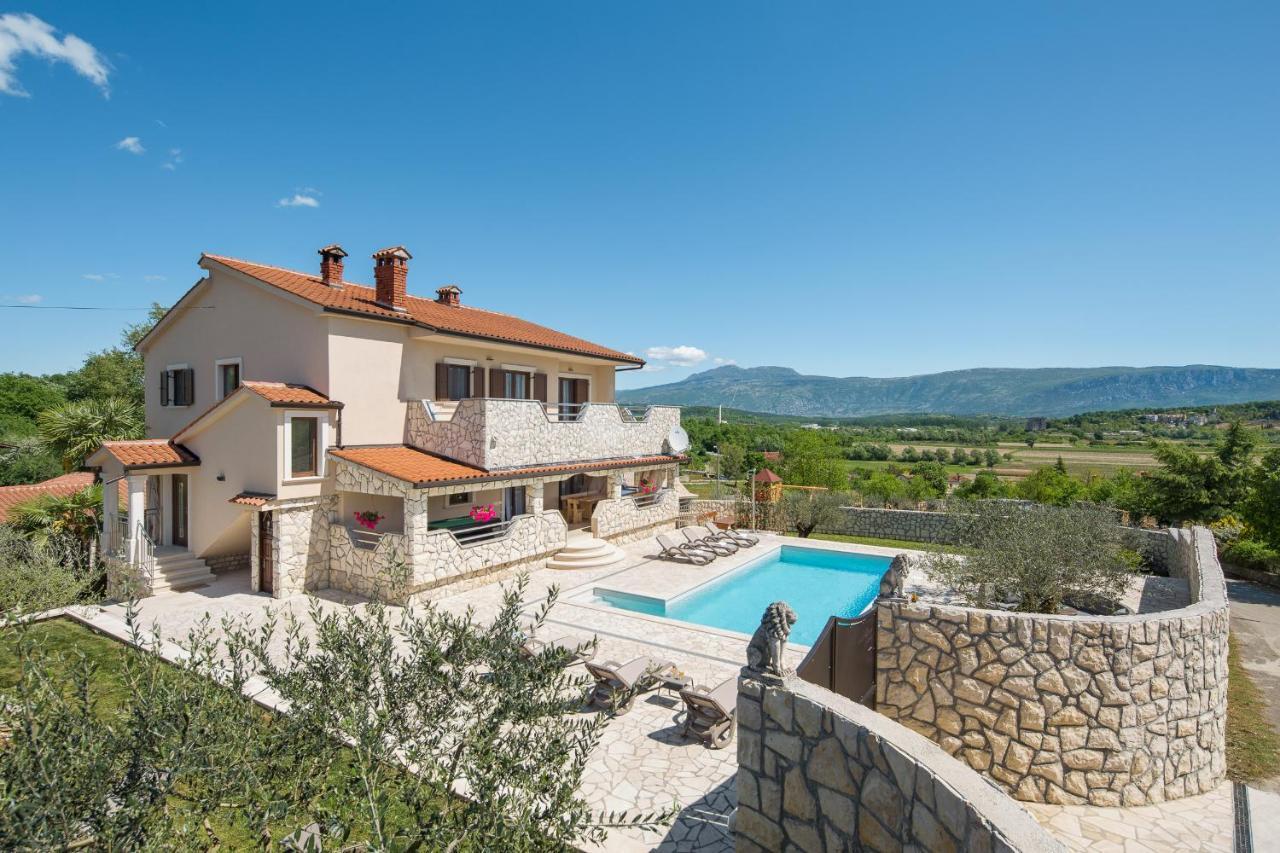 Villa Vesna With Sauna, Hot Tub Potpićan Kültér fotó